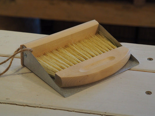 Mini Dustpan and Brush Set (100% FSC)