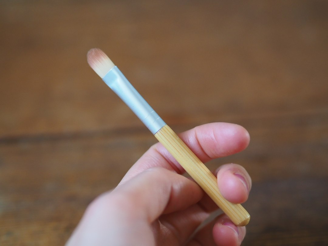 Small Bamboo Makeup Brush